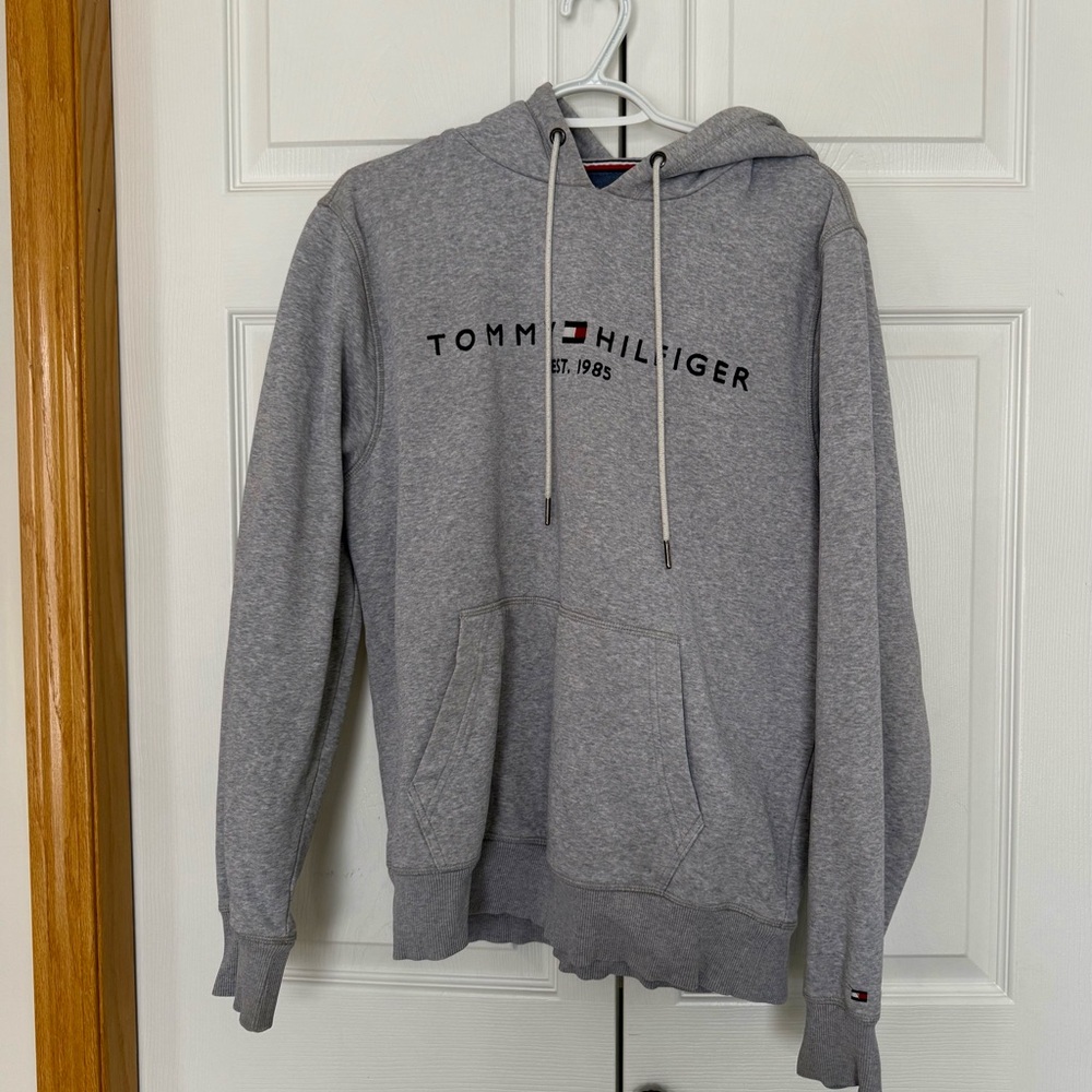 Tommy Hilfiger Heather Gray Pullover Hoodie with Logo